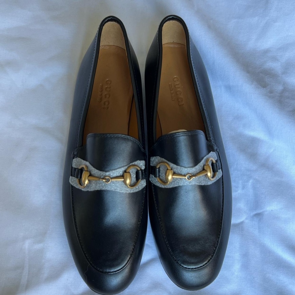 Gucci Women’s Jordan Black Leather Loafers - Picture 2 of 4
